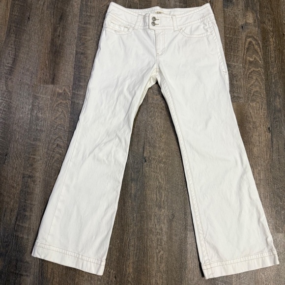 Womens CAbi White Denim Jeans Wide leg Vintage y2k Sz 12 Double button Classic - Picture 1 of 8